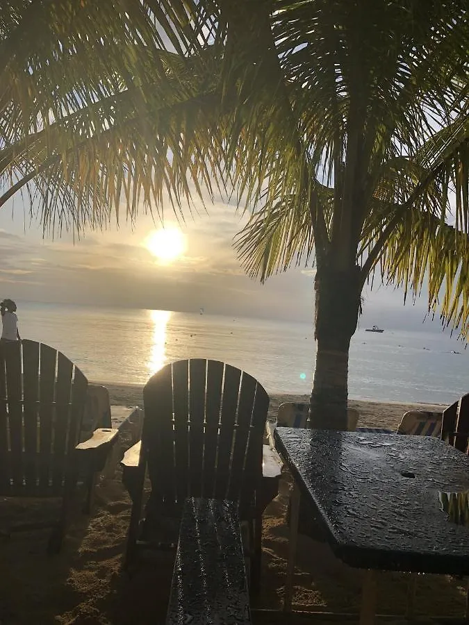 Seacret Studios - Cozy Jamaican Retreat Apts Negril
